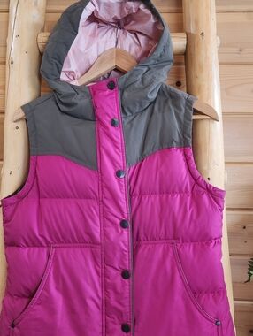 Stio Pink and Olive Green Quilted Hooded Vest
